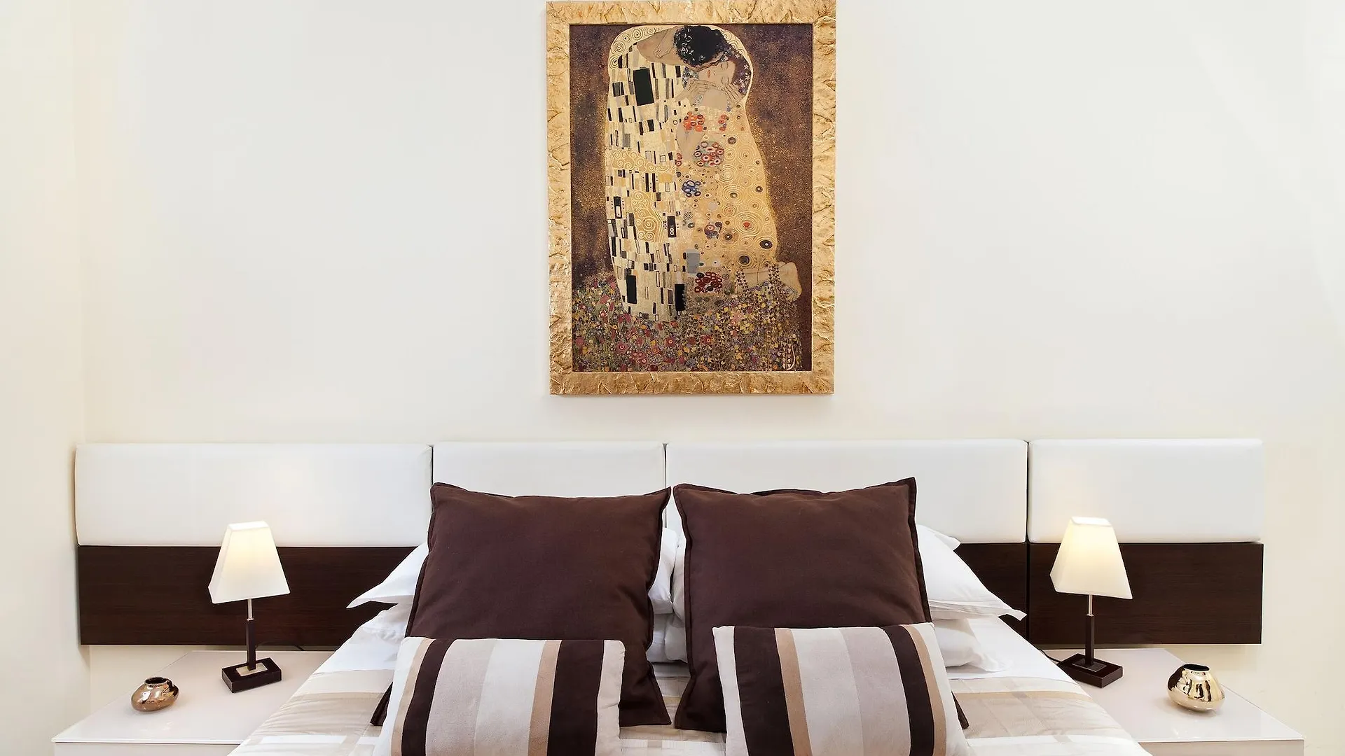 Deseo Home Rome 2*,