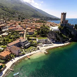 Hotel Castello Front ****